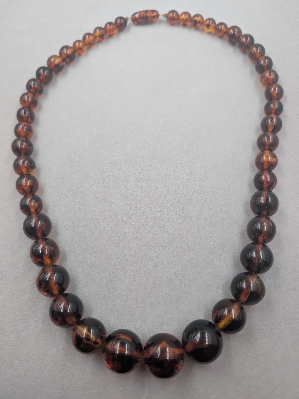 Vintage Style Cognac Amber Look Graduated Bead Necklace Brown Lucite 0342